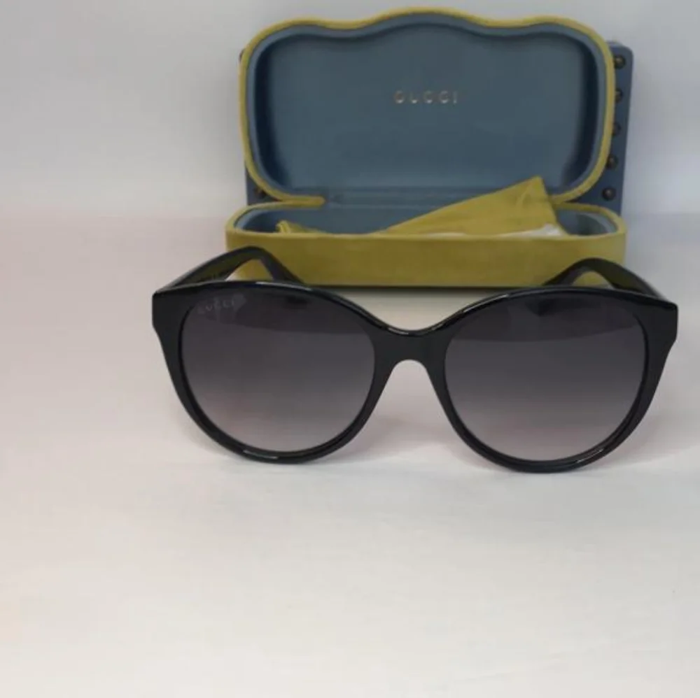 Authentic New Gucci GG0631SShiny Black Round  Sunglasses